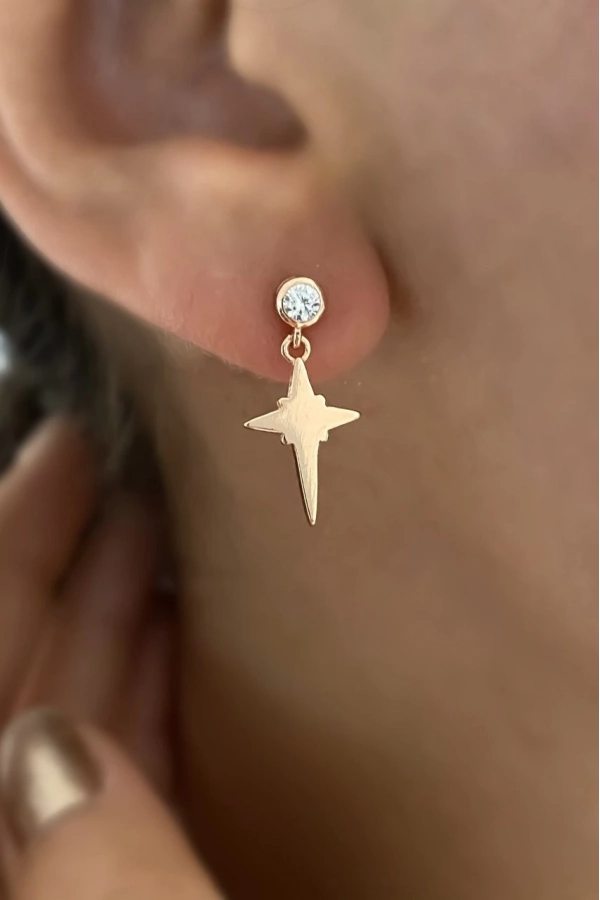 Tek Taş Detaylı Minimal Kutup Yıldızı Küpe