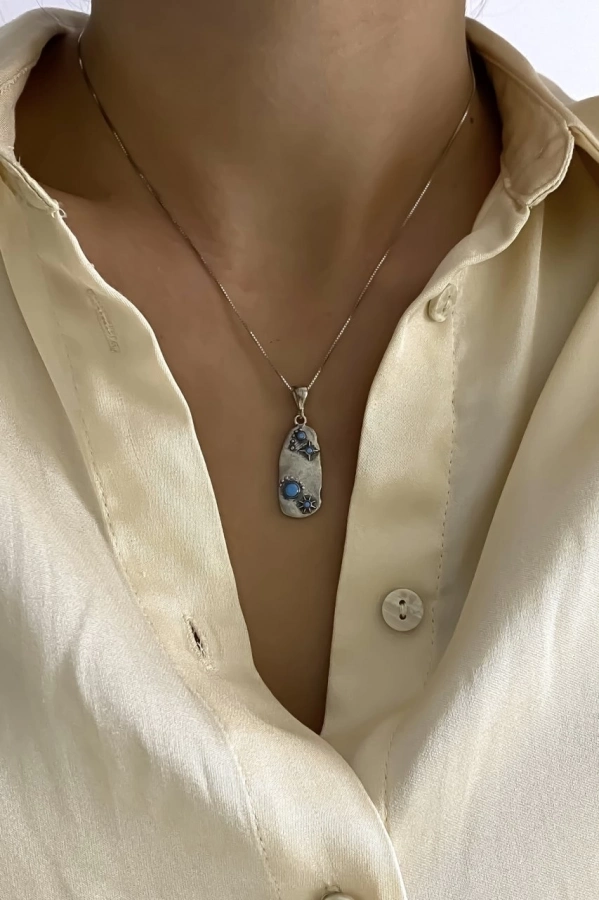 Turkuaz Taşlı Güneş Detaylı Kolye