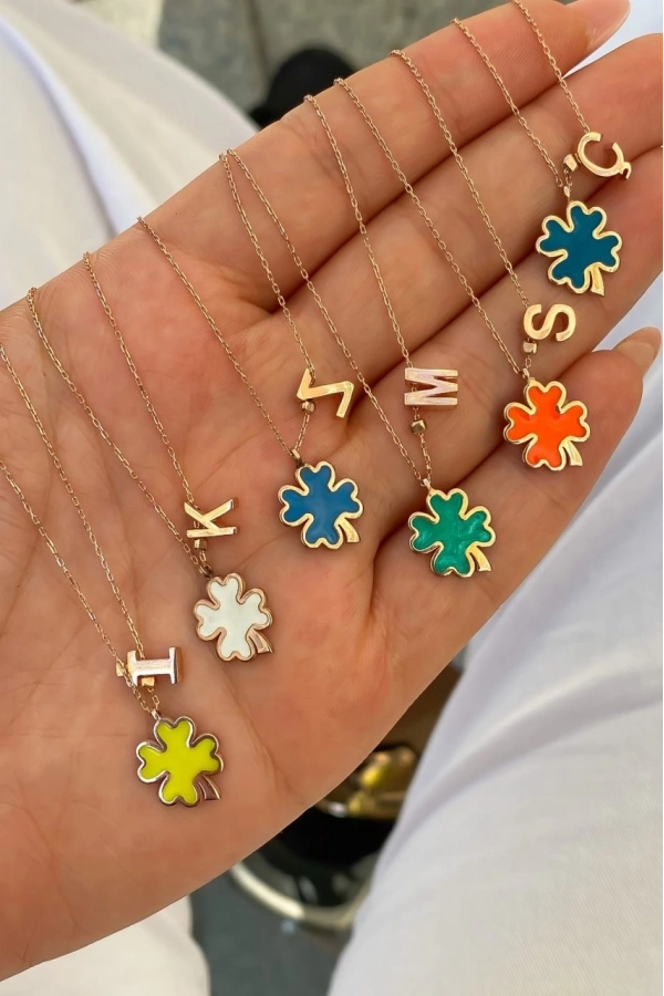 Yonca Minimal Harf Kolye