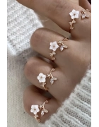 Çiçekli Taşlı Yüzük