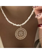 İnci Sri Yantra Kolye
