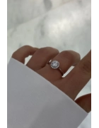 Kenarı Taşlı Mozanit Tektaş Yüzük