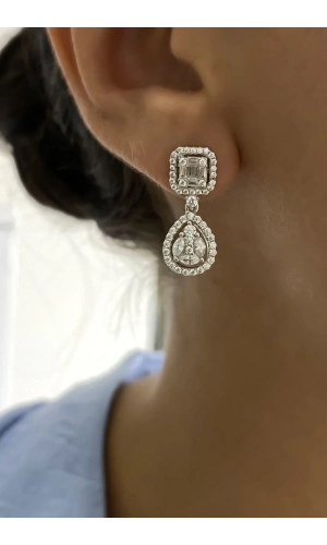 Baget Taşlı Damla Modeli Küpe