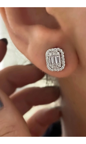 Baget Taşlı Kare Tektaş Küpe