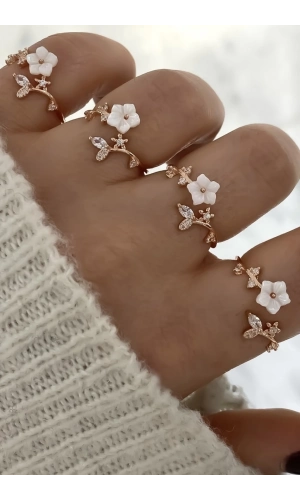 Çiçekli Taşlı Yüzük