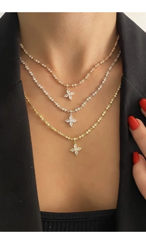 İthal Çiçek Detaylı Suyolu Kolye