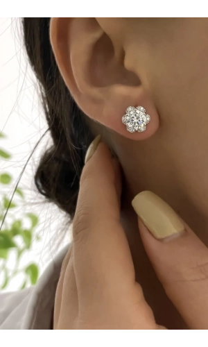 Mozanit Taşlı Anturaj Gül Küpe