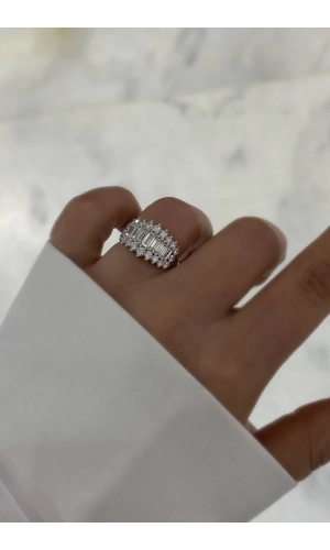 Mozanit Taşlı Baget Kesim Fantazi Yüzük