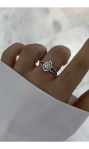 Mozanit Taşlı Damla Kesim Yüzük