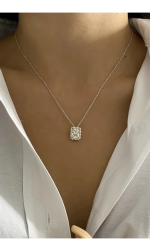 Mozanit Taşlı Emerald Kesim Kolye