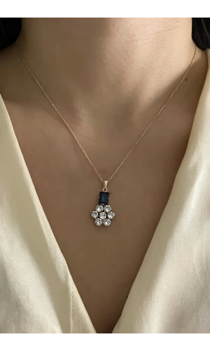 Swarovski Yedi Taşlı Çiçek Kolye