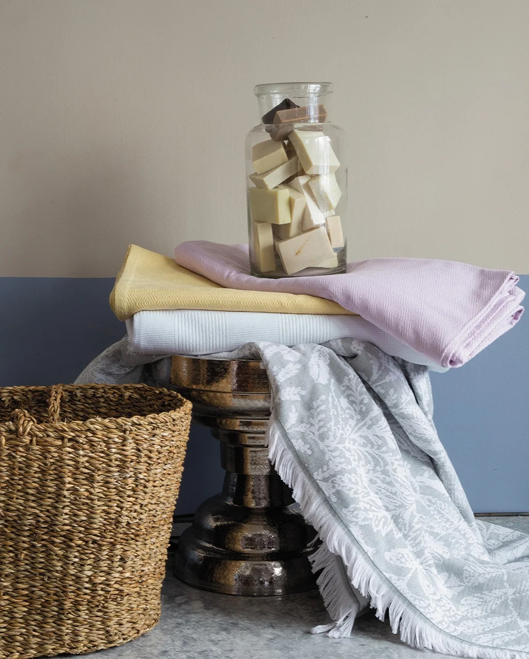 BED SPREAD & PIQUES & THROW