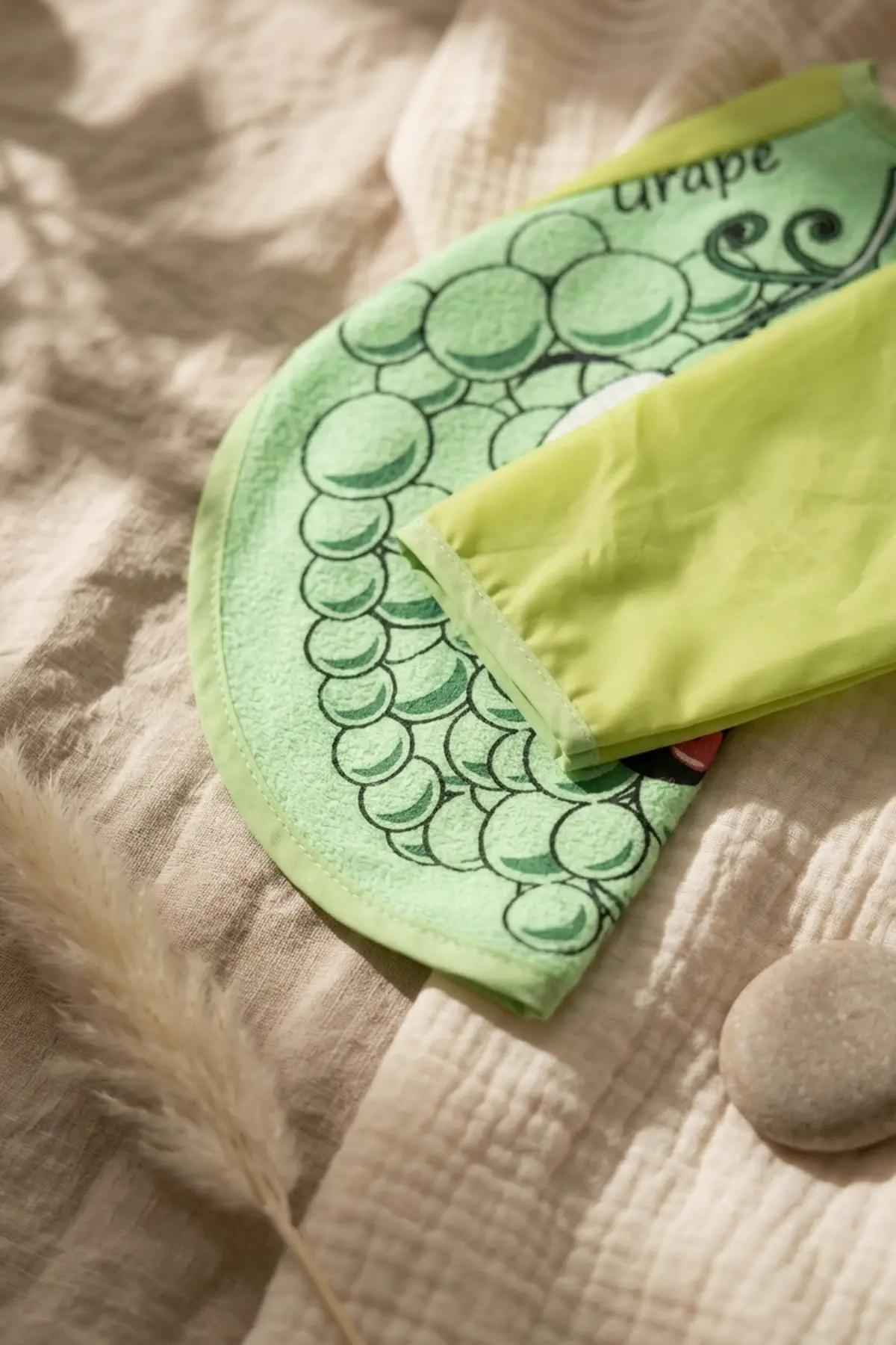 BerryJoy Unisex Yeşil Üzüm Karakterli Su Geçirmez Uzun Kollu Bebek BLW Mama Önlüğü ve Aktivite Smock 6-24 Ay