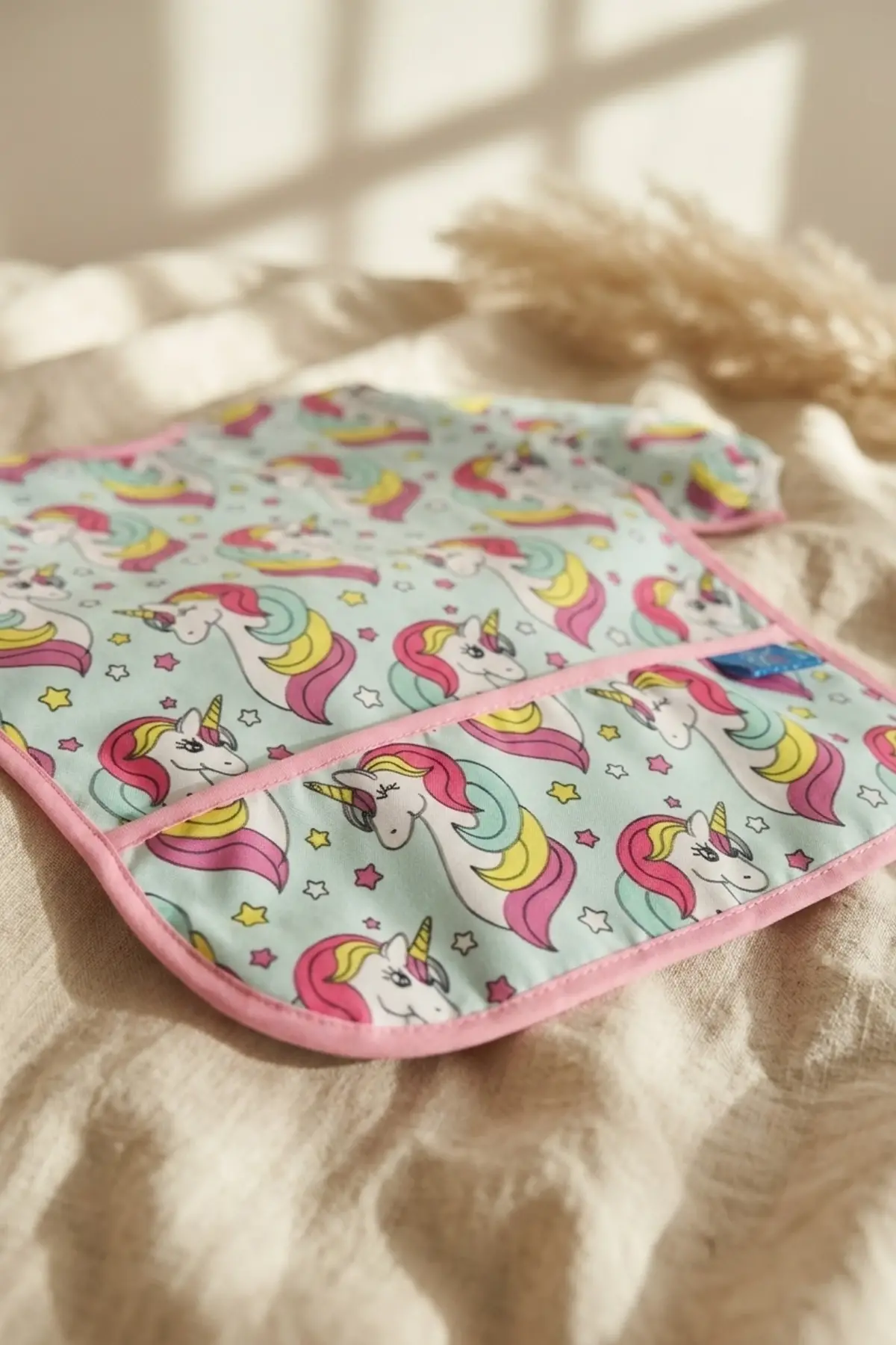 Unicorn Desenli Uzun Kollu Sıvı Geçirmez Bebek Mama Önlüğü - BLW Uyumlu, Cepli ve Leke Tutmaz Ek Gıda Önlüğü 6-24 Ay