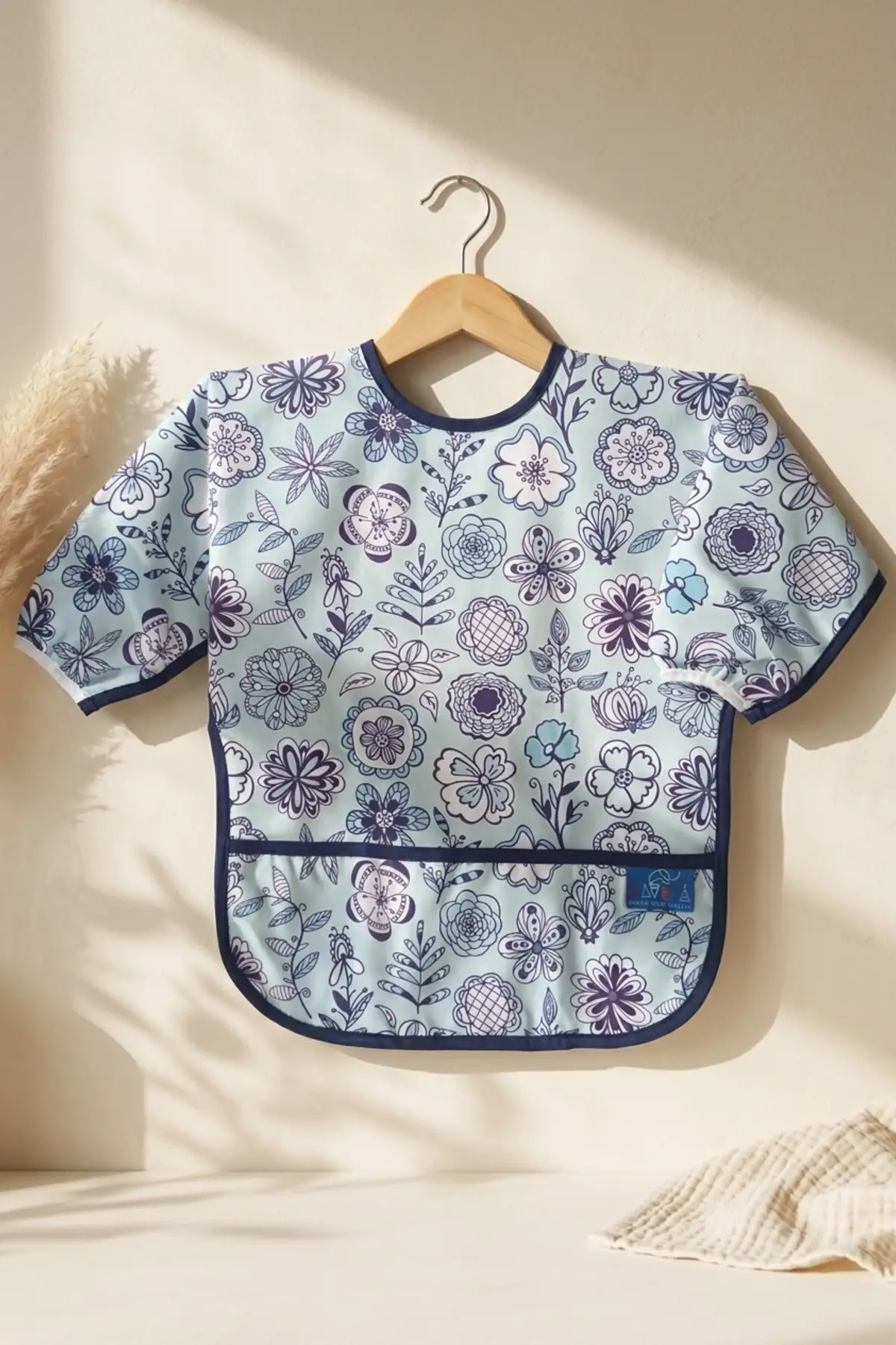 Aura Flora Sıvı Geçirmez Uzun Kollu Bebek Mama Önlüğü - Leke Tutmaz, Aktivite ve BLW Uyumlu Mavi Çiçekli Koruyucu Önlük 6-24 Ay