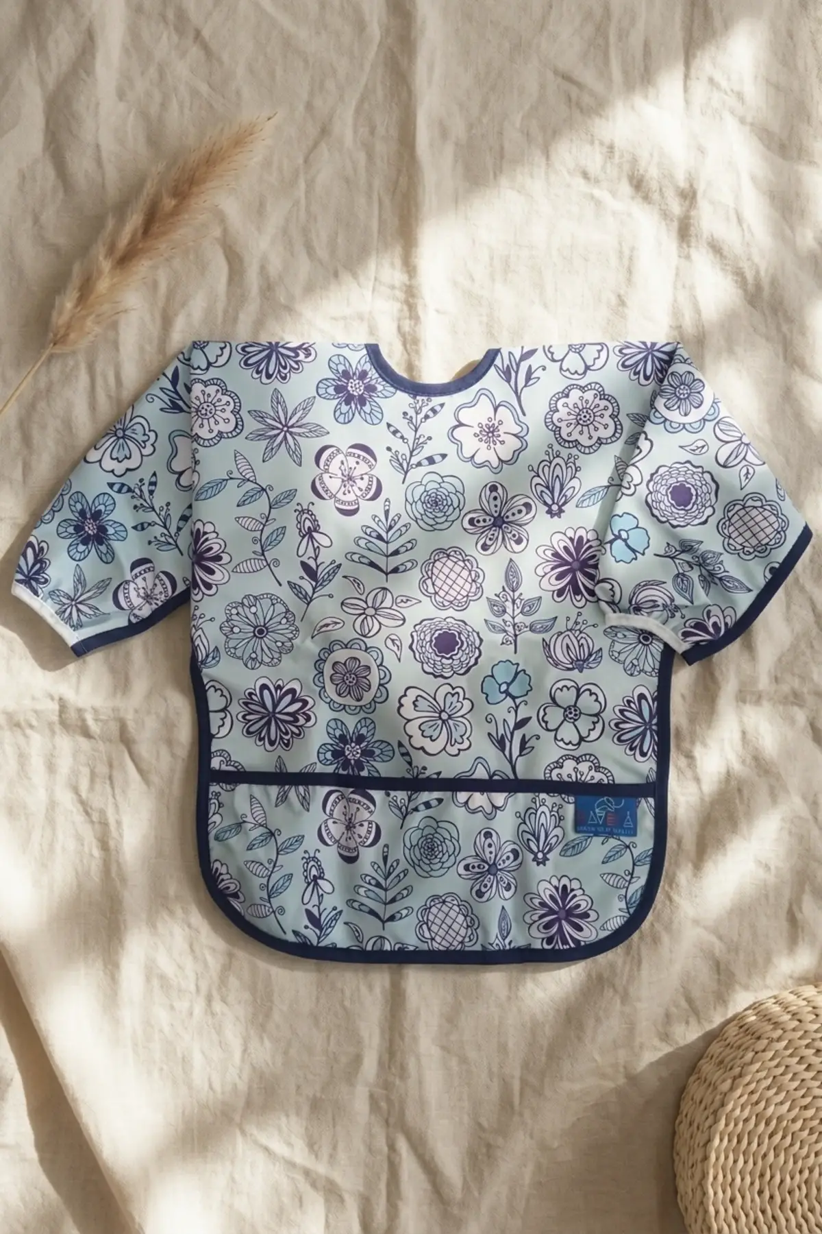 Aura Flora Sıvı Geçirmez Uzun Kollu Bebek Mama Önlüğü - Leke Tutmaz, Aktivite ve BLW Uyumlu Mavi Çiçekli Koruyucu Önlük 6-24 Ay
