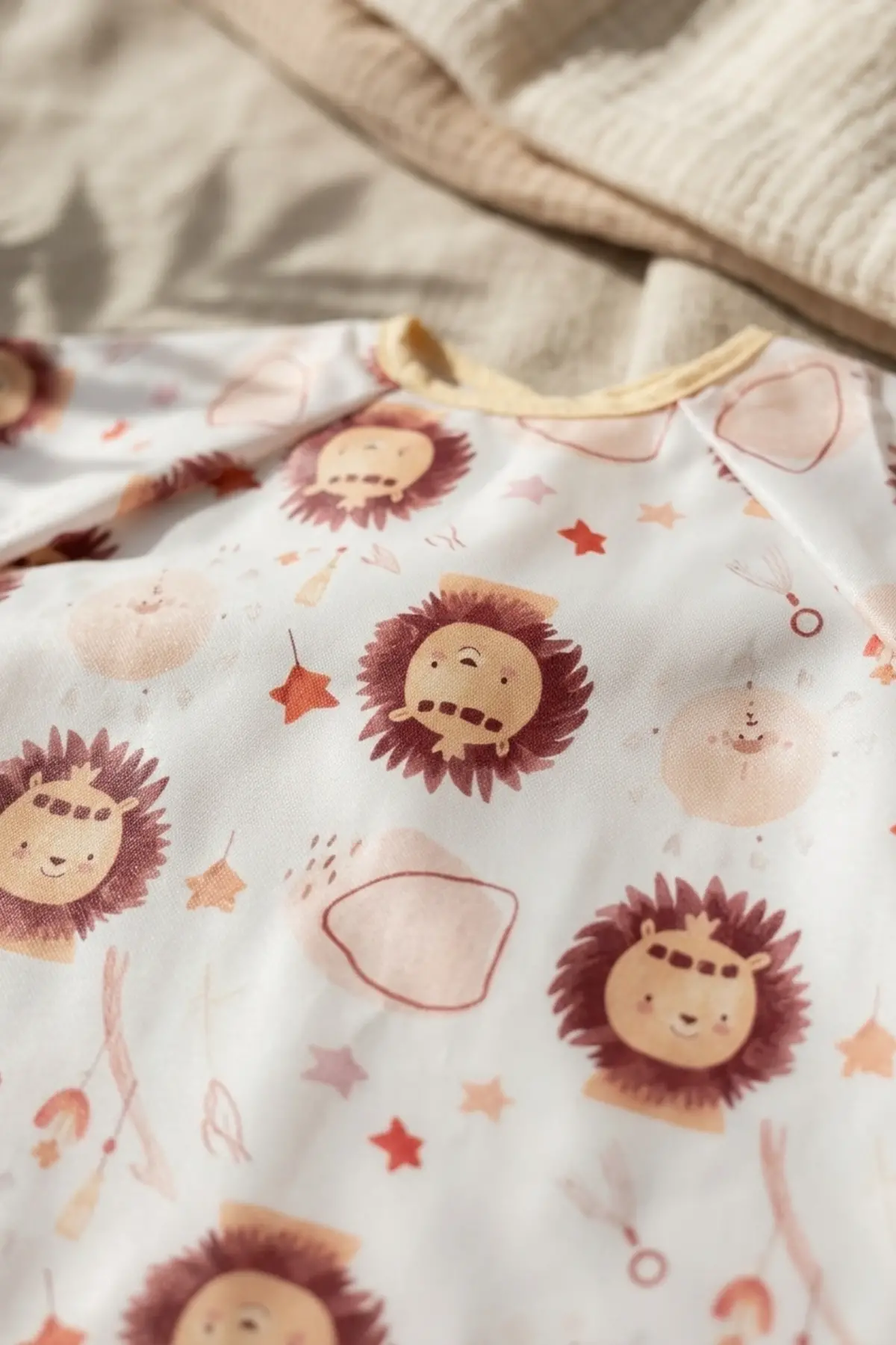Savan Serisi Su Geçirmez Uzun Kollu Bebek Mama Önlüğü - Leke Tutmayan Ek Gıda Önlüğü - Aslan Figürlü Boho Tasarım 6-24 Ay