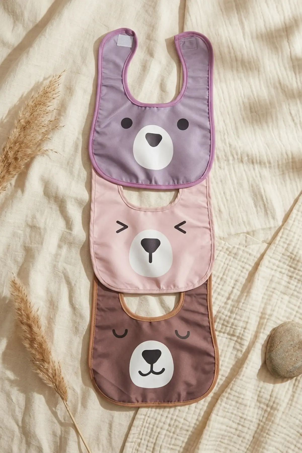 Beary Comfort 3lü Paket Sıvı Geçirmez Leke Tutmaz Ayıcık Figürlü Bebek Mama Önlüğü Seti - Pastel Renkler & Ayarlanabilir Boyun Bandı 0-12 Ay
