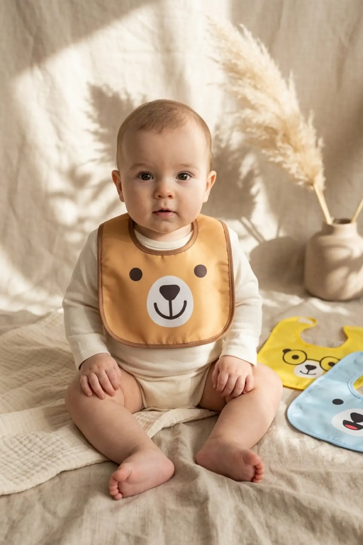Beary Friends 3lü Paket Sıvı Geçirmez Leke Tutmaz Silinebilir Ayıcık Figürlü Bebek Mama Önlüğü Seti - Premium Konfor 0-12 Ay