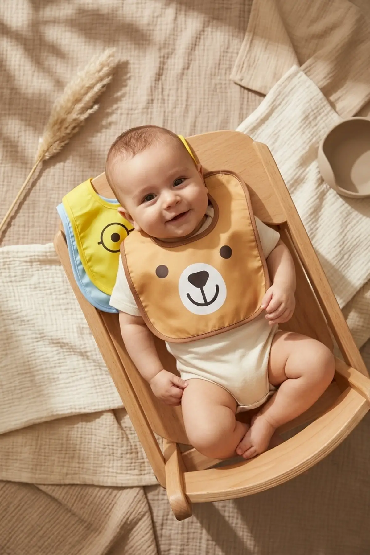 Beary Friends 3lü Paket Sıvı Geçirmez Leke Tutmaz Silinebilir Ayıcık Figürlü Bebek Mama Önlüğü Seti - Premium Konfor 0-12 Ay