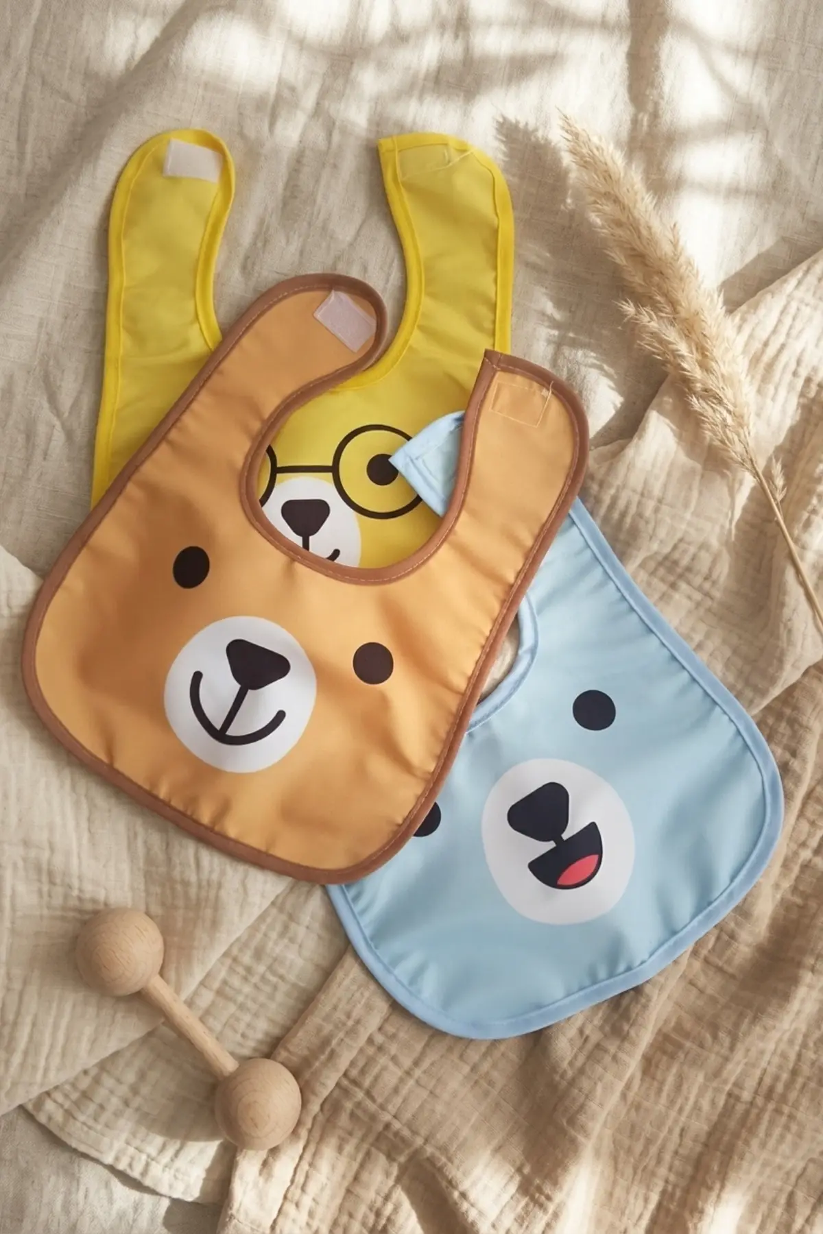 Beary Friends 3lü Paket Sıvı Geçirmez Leke Tutmaz Silinebilir Ayıcık Figürlü Bebek Mama Önlüğü Seti - Premium Konfor 0-12 Ay