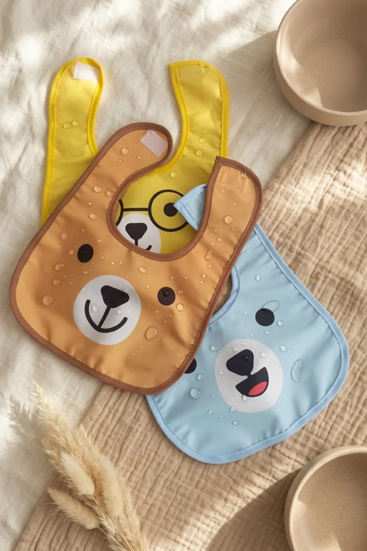 Beary Friends 3lü Paket Sıvı Geçirmez Leke Tutmaz Silinebilir Ayıcık Figürlü Bebek Mama Önlüğü Seti - Premium Konfor 0-12 Ay