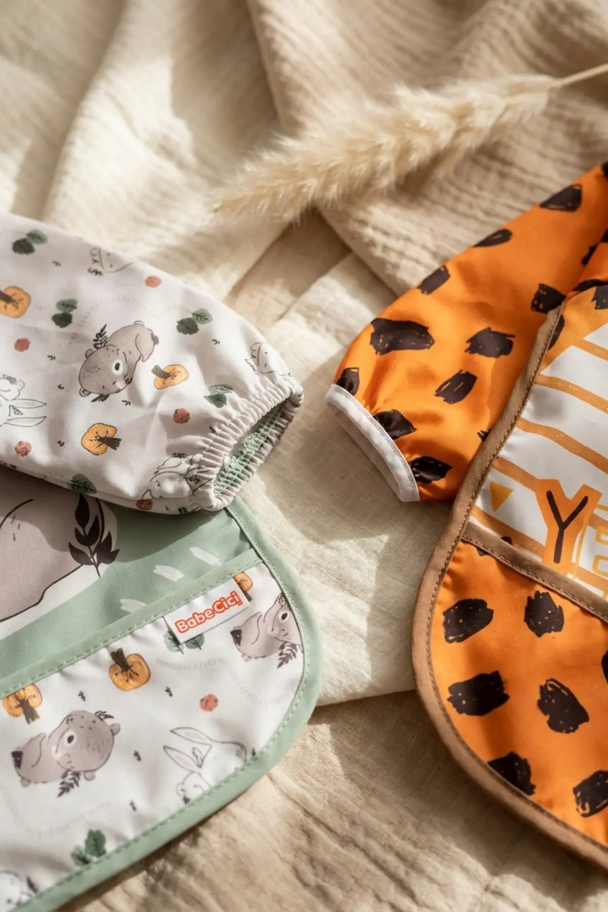 Bambini Su Geçirmez Uzun Kollu Mama Önlüğü 2li Set - Leke Tutmaz, Cepli Ek Gıda ve Aktivite Önlüğü (Zürafa & Koala) 6-24 Ay