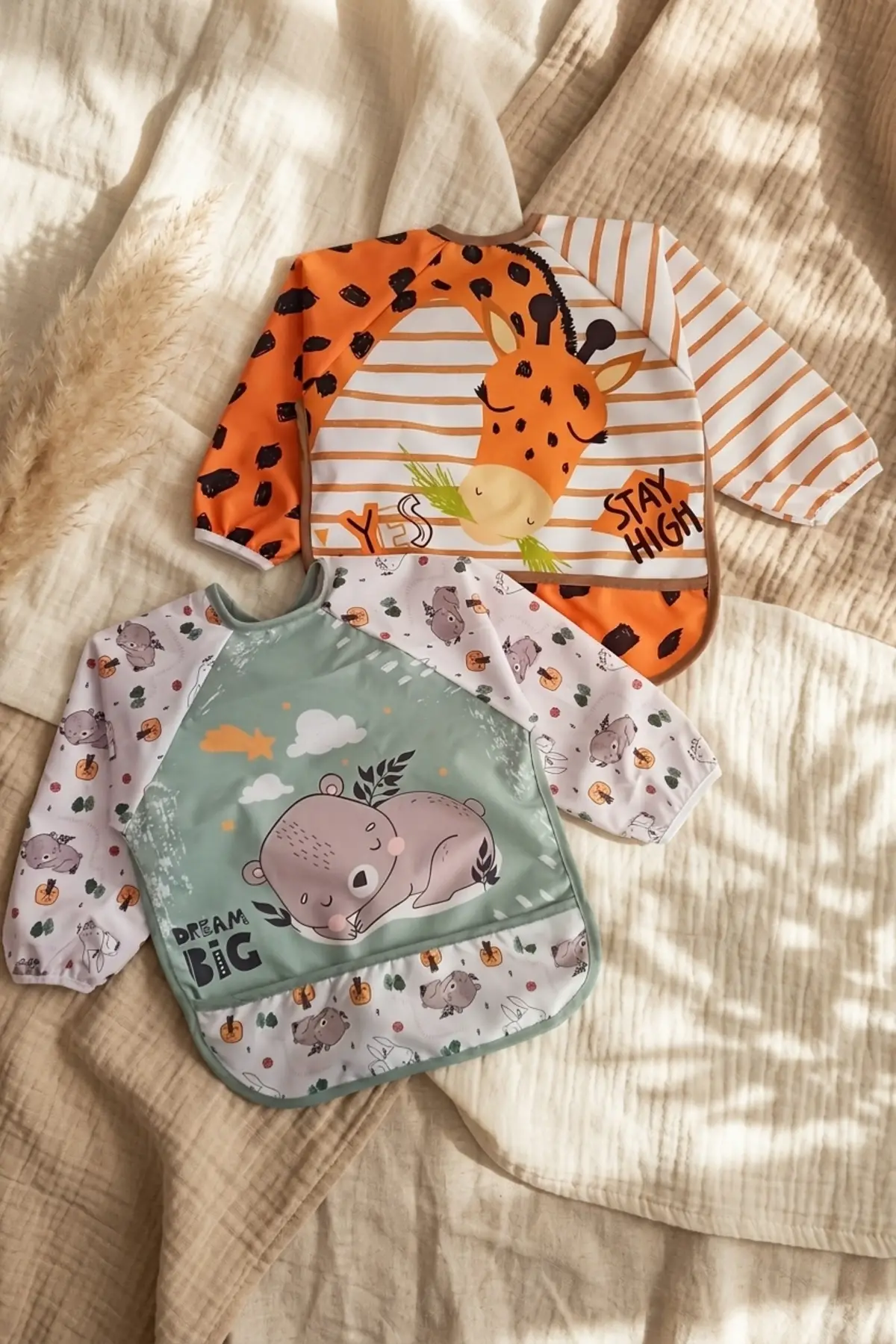 Bambini Su Geçirmez Uzun Kollu Mama Önlüğü 2li Set - Leke Tutmaz, Cepli Ek Gıda ve Aktivite Önlüğü (Zürafa & Koala) 6-24 Ay
