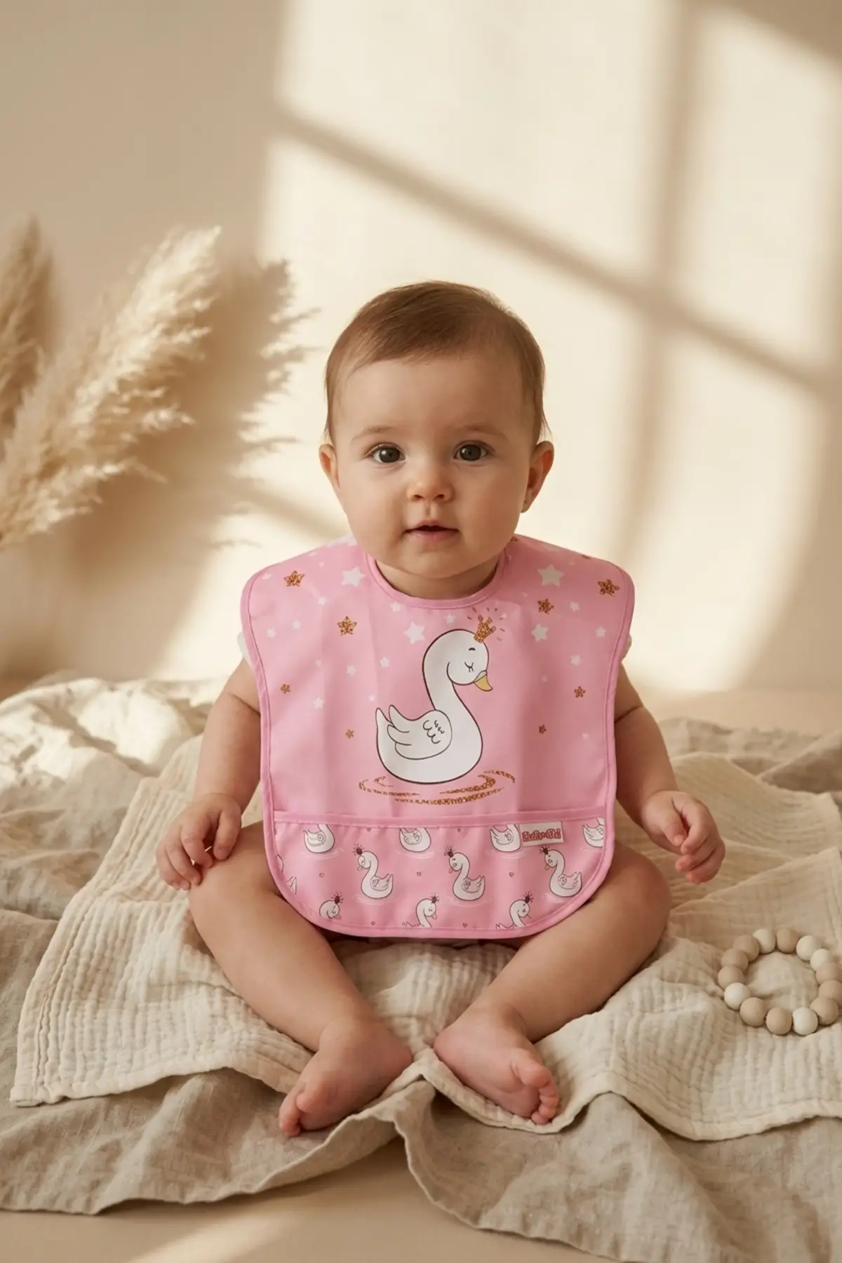 Swan Princess 2li Sıvı Geçirmez Mama Önlüğü Seti - Pembe Kuğu Desenli, Kırıntı Cepli ve Leke Tutmaz Bebek Önlüğü 0-12 Ay