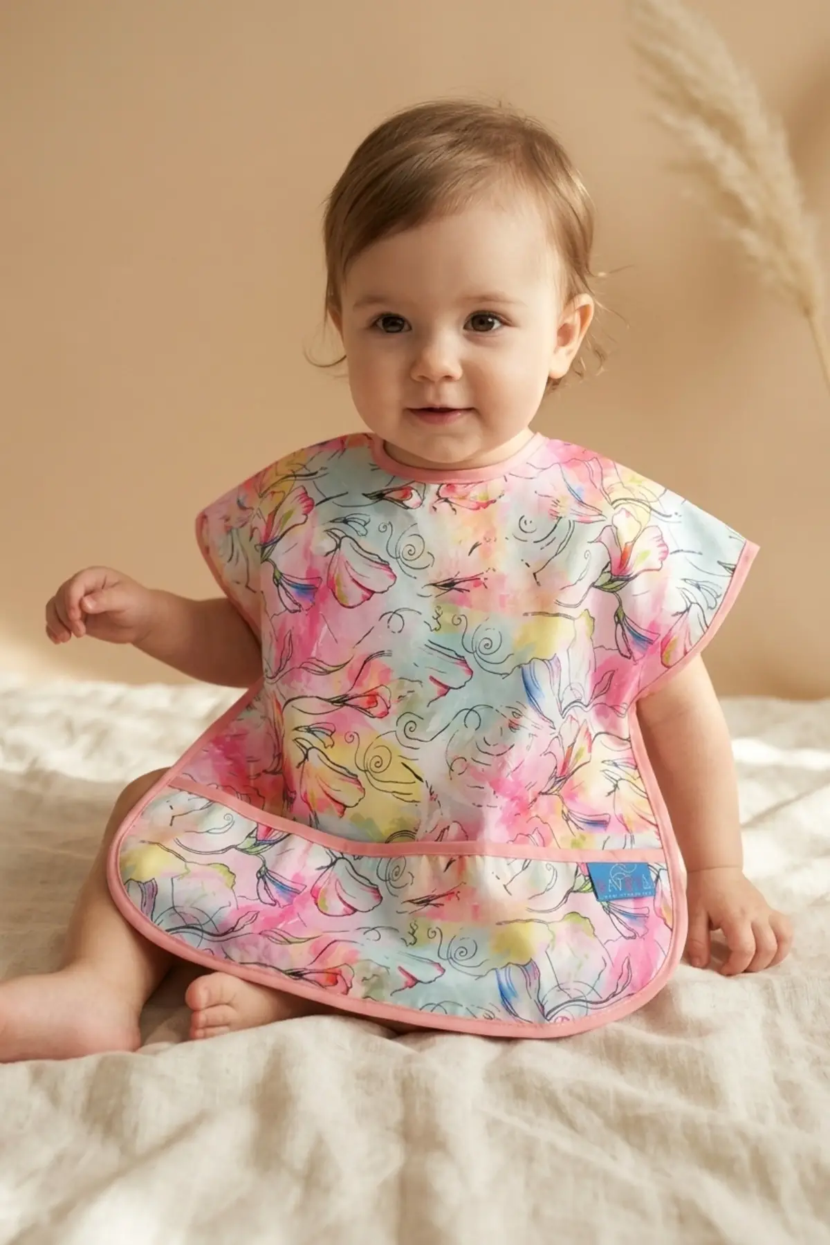 Aura Flora Sanatsal Çiçek Desenli Sıvı Geçirmez Cepli Leke Tutmaz Bebek Mama Önlüğü - Premium Kalite Yumuşak Doku 6-24 aY