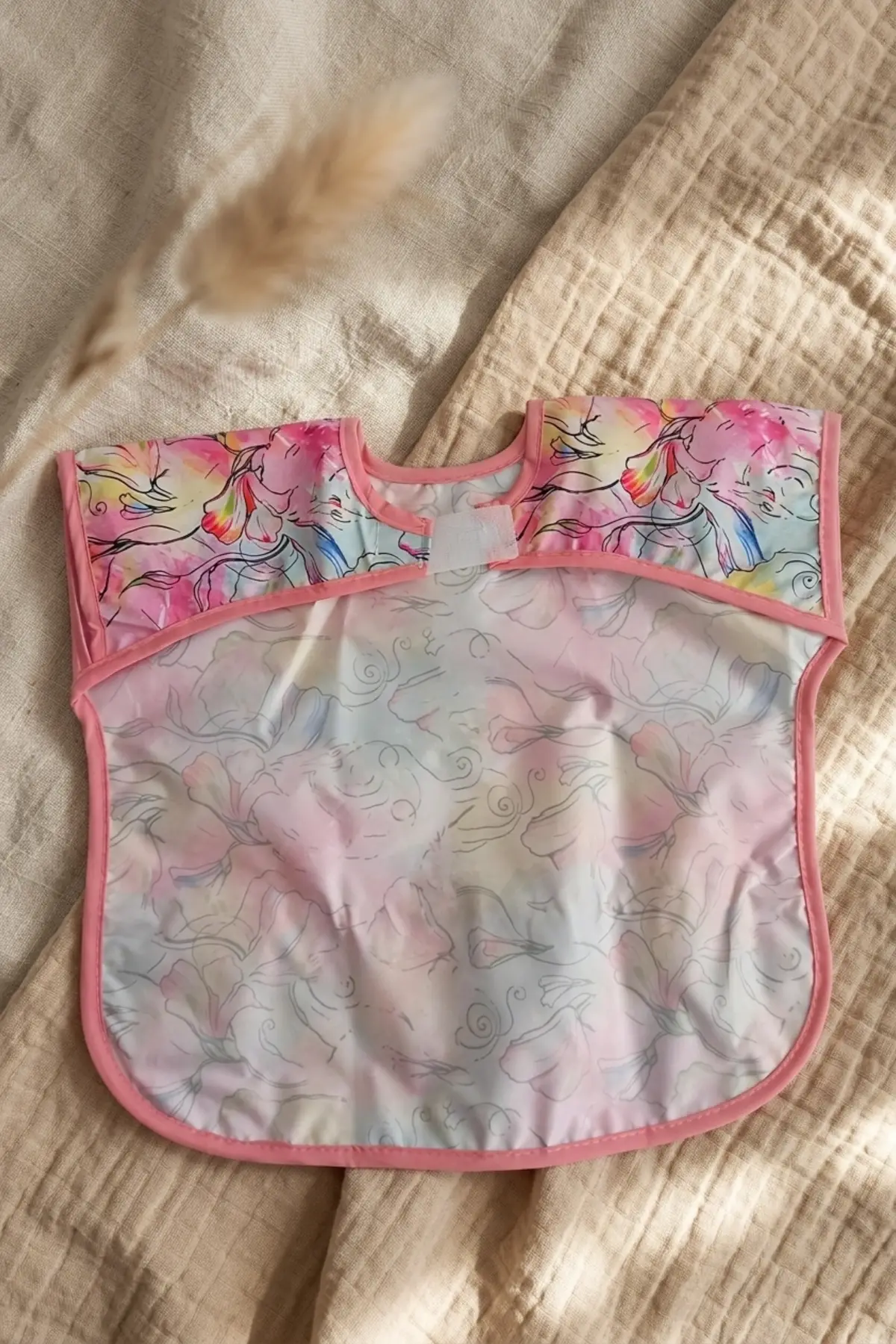 Aura Flora Sanatsal Çiçek Desenli Sıvı Geçirmez Cepli Leke Tutmaz Bebek Mama Önlüğü - Premium Kalite Yumuşak Doku 6-24 aY