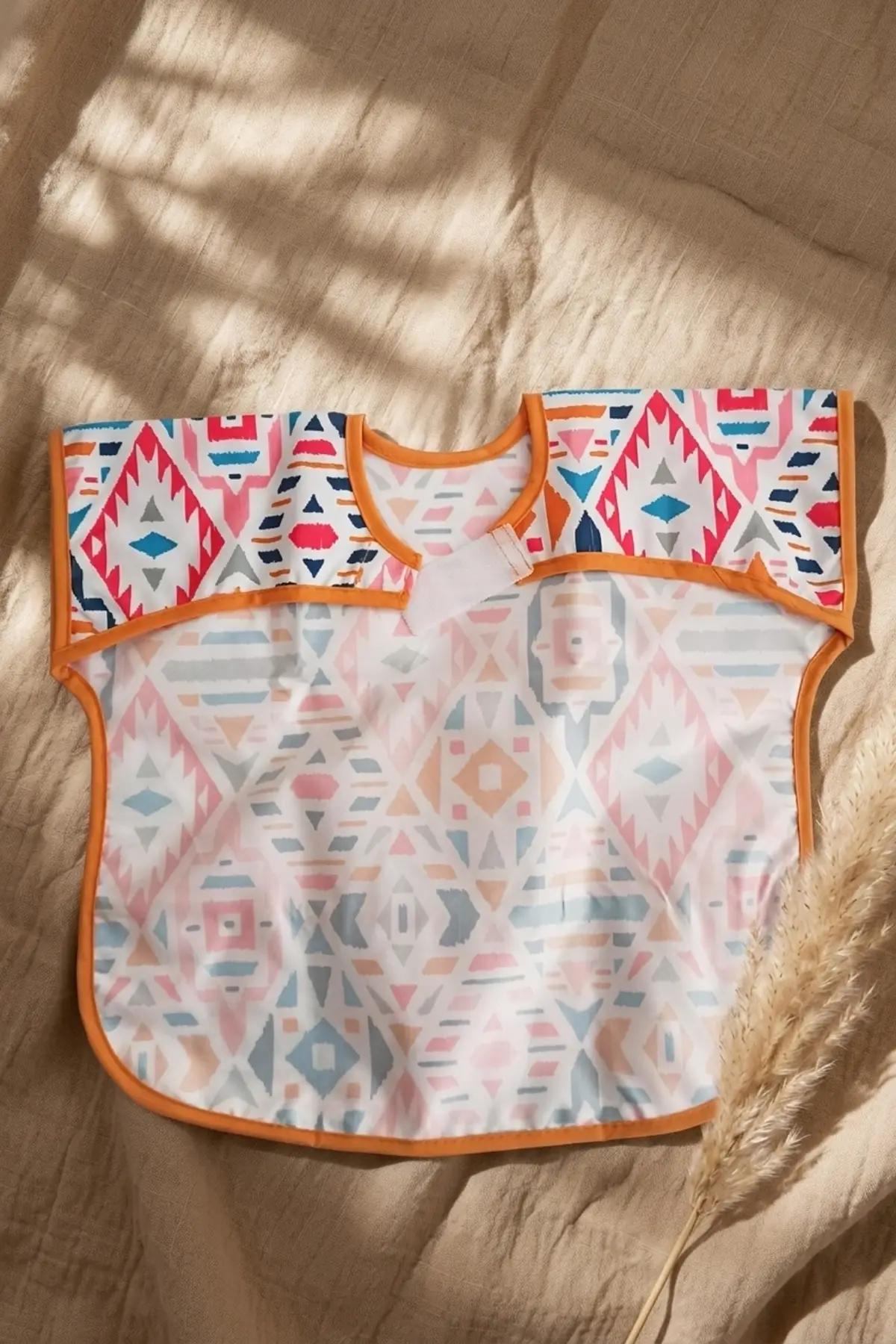 Tribal Joy Su Geçirmez Leke Tutmaz Geometrik Desenli Cepli Bebek Mama Önlüğü - BLW Uyumlu Geniş Kesim Koruyucu Önlük 6-24 Ay