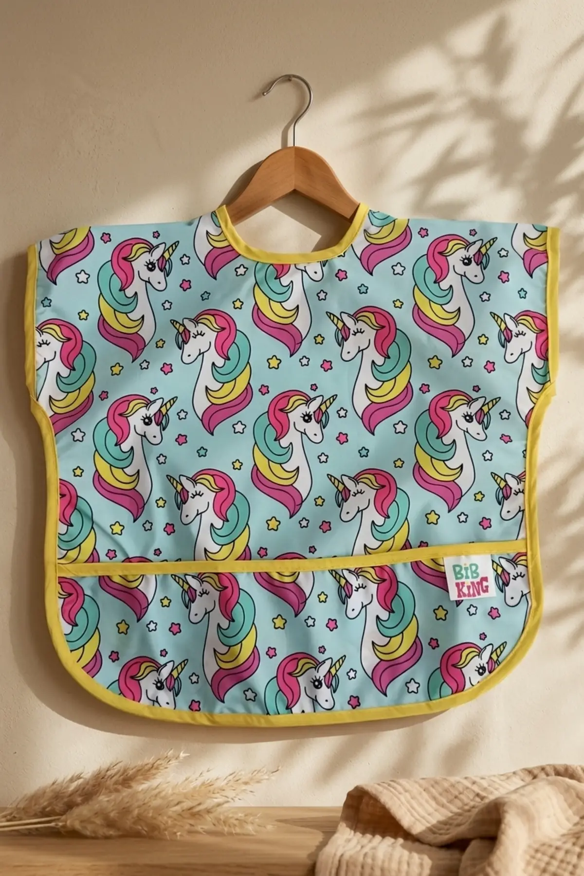 Stellar Unicorn Desenli Leke Tutmaz Sıvı Geçirmez Bebek Önlüğü - Kolsuz Yelek Tasarımlı Mama Önlüğü 6-24 Ay