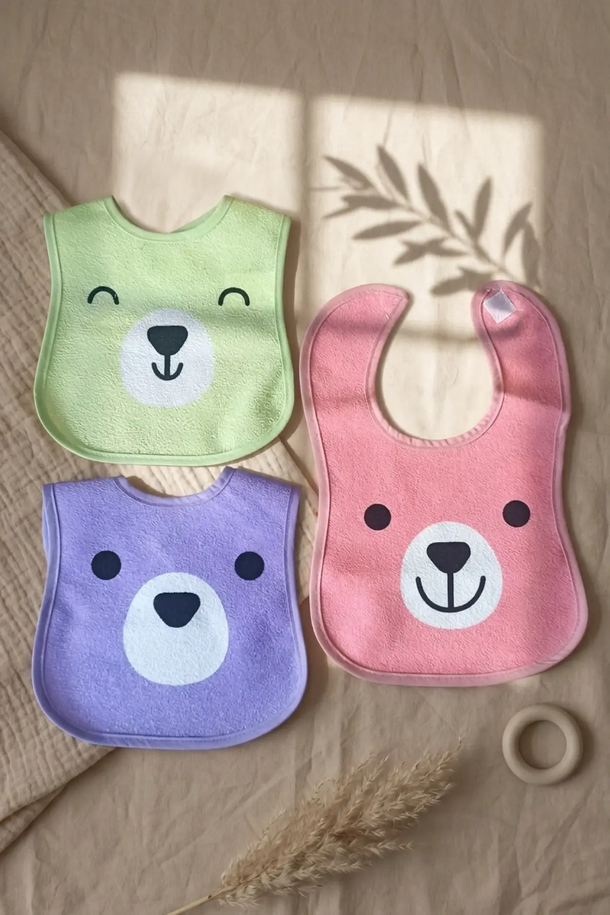 Teddy Bloom 3lü Paket Ayıcık Figürlü Yumuşak Havlu Bebek Mama Önlüğü Seti - Sıvı Emici ve Cilt Dostu 0-12 Ay