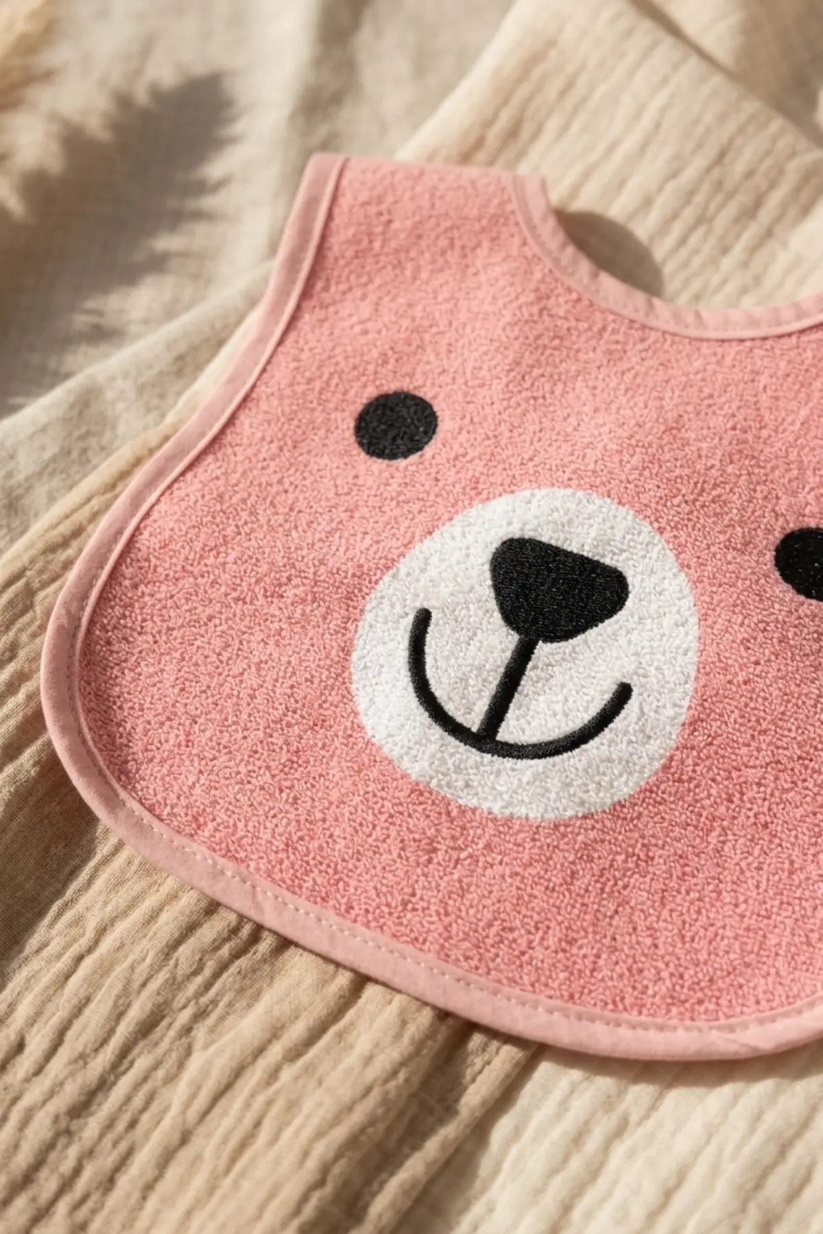 Teddy Bloom 3lü Paket Ayıcık Figürlü Yumuşak Havlu Bebek Mama Önlüğü Seti - Sıvı Emici ve Cilt Dostu 0-12 Ay