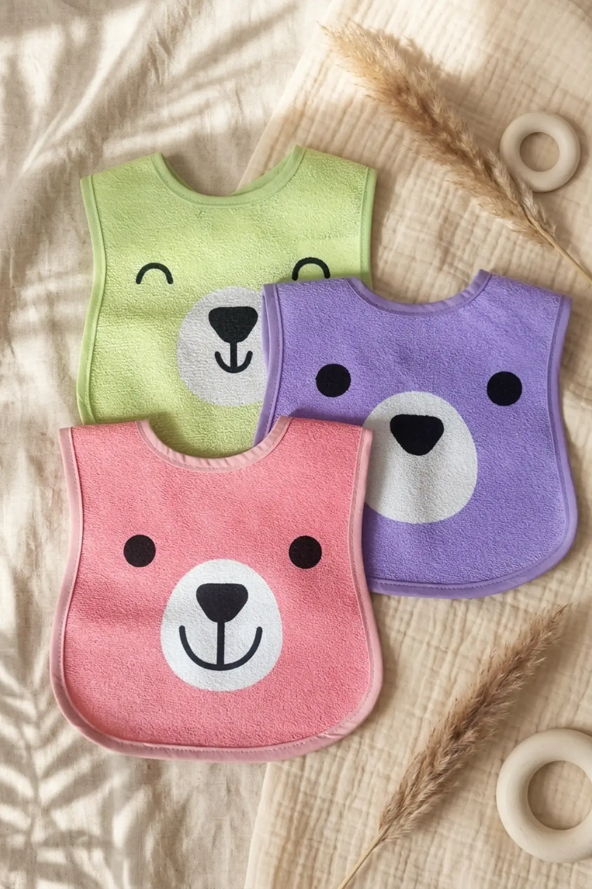 Teddy Bloom 3lü Paket Ayıcık Figürlü Yumuşak Havlu Bebek Mama Önlüğü Seti - Sıvı Emici ve Cilt Dostu 0-12 Ay