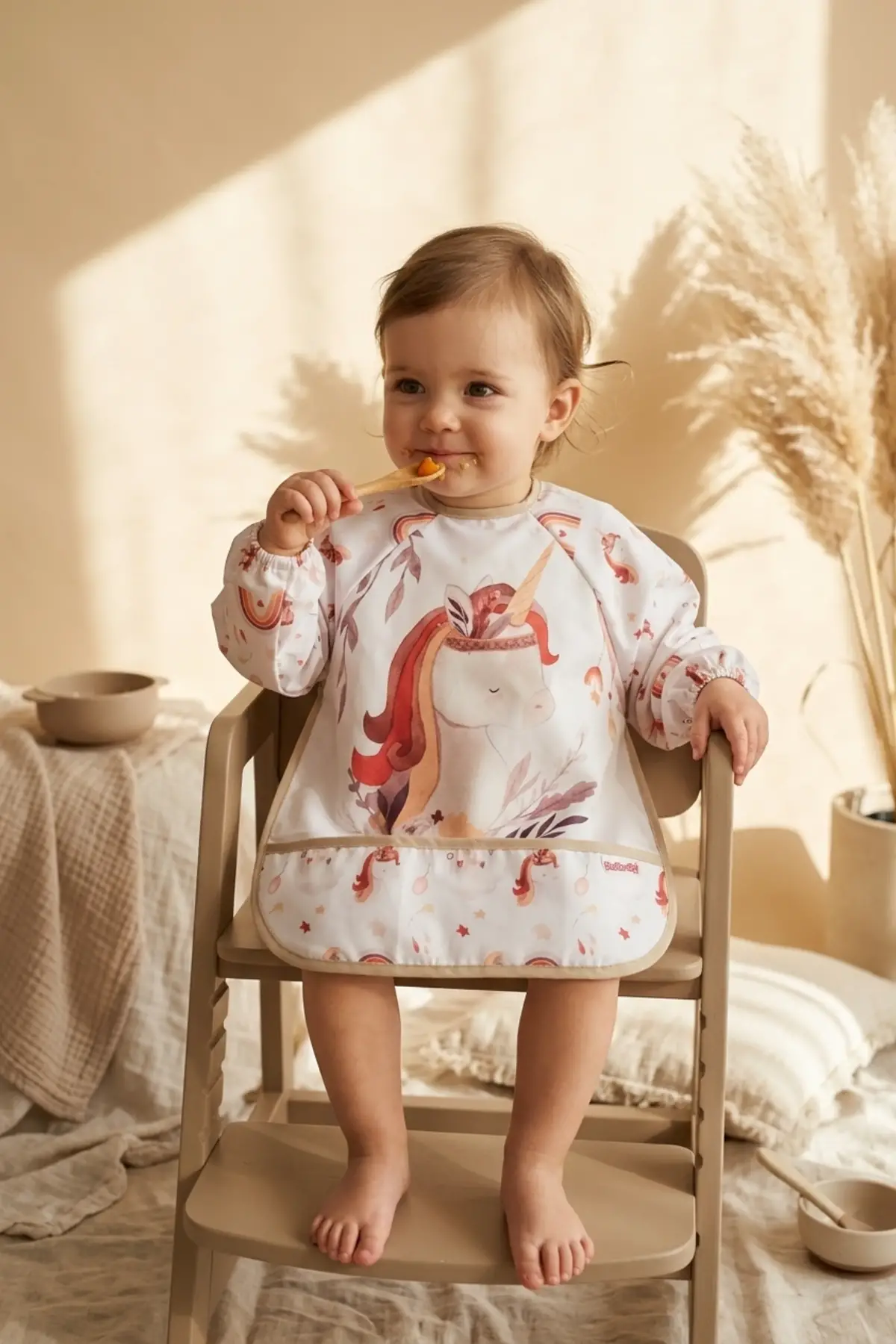 Aura Unicorn Desenli Sıvı Geçirmez Uzun Kollu Bebek Mama Önlüğü - BLW Uyumlu, Kırıntı Cepli ve Leke Tutmaz Aktivite Önlüğü 6-24 Ay