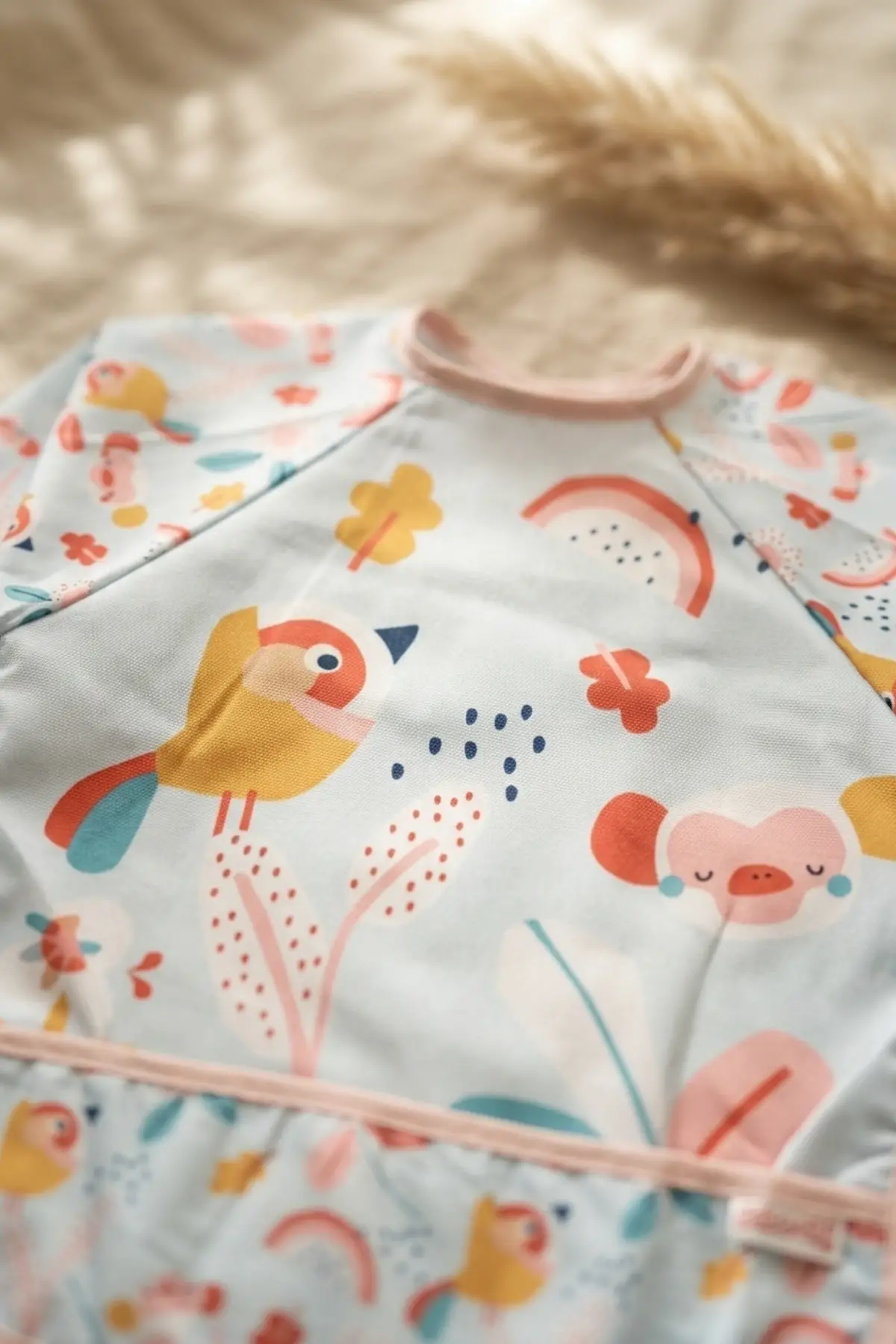 MiniVibe 2li Set Sıvı Geçirmez Uzun Kollu Mama ve Aktivite Önlüğü - BLW Uyumlu, Leke Tutmaz, Kuş ve Çiçek Desenli 6-24 Ay