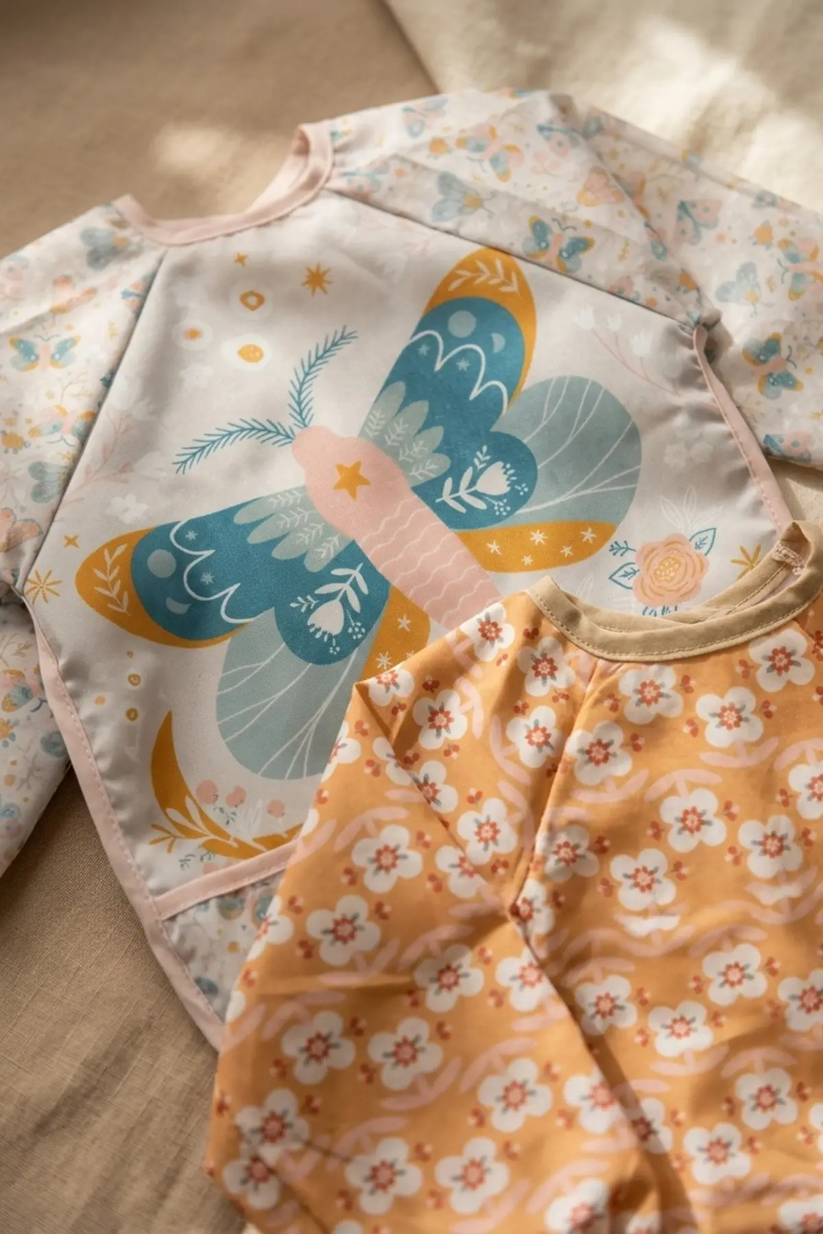 2li Set Sıvı Geçirmez Uzun Kollu Mama Önlüğü - BLW Uyumlu Leke Tutmaz Kelebek ve Vintage Çiçek Desenli Bebek Aktivite Önlüğü 6-24 Ay