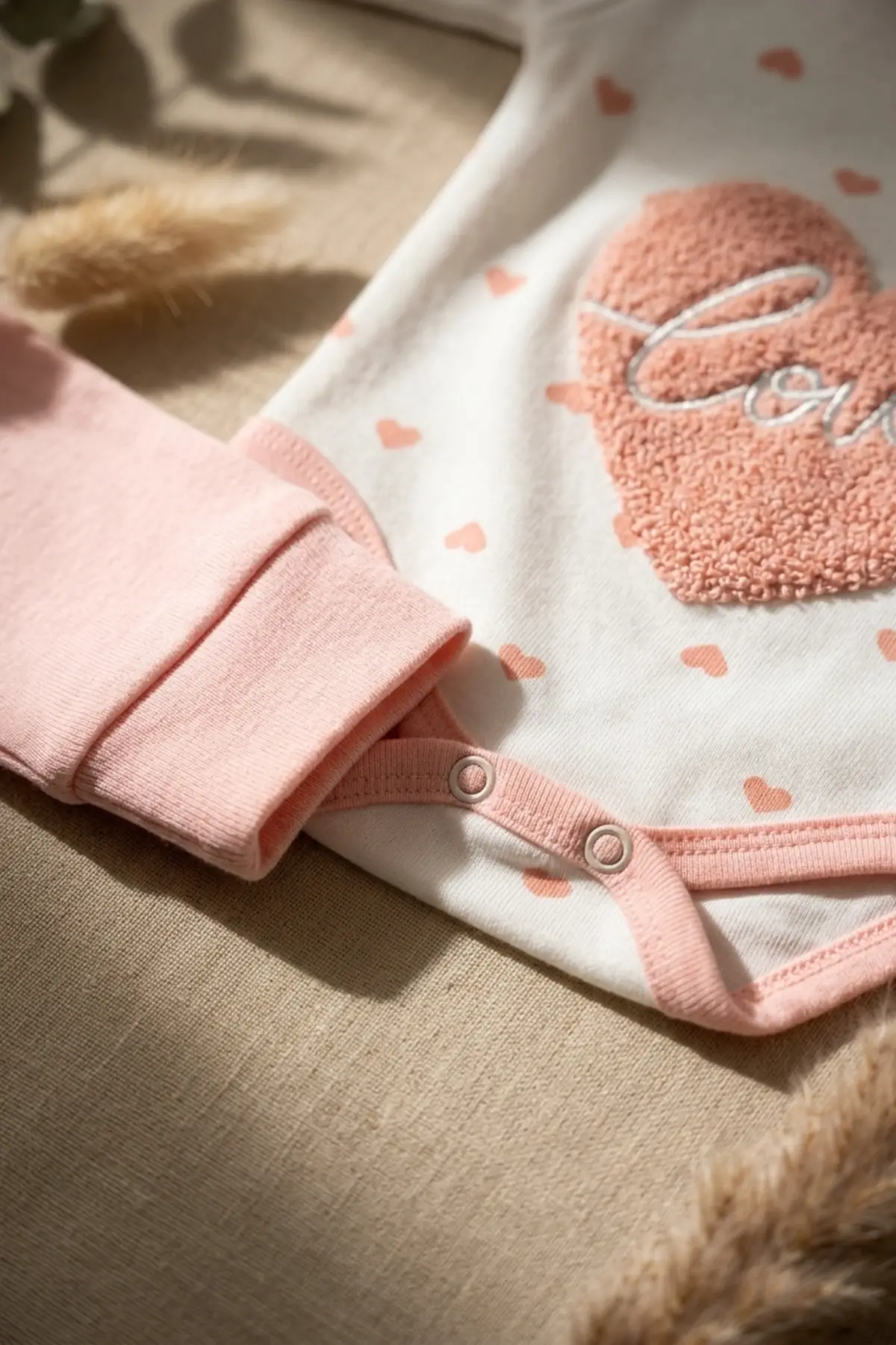 Aria Love Kız Bebek 3’lü Takım - %100 Pamuklu Kalp Desenli Zıbın, Alt ve Bandana Seti - Pudra 3-9 Ay