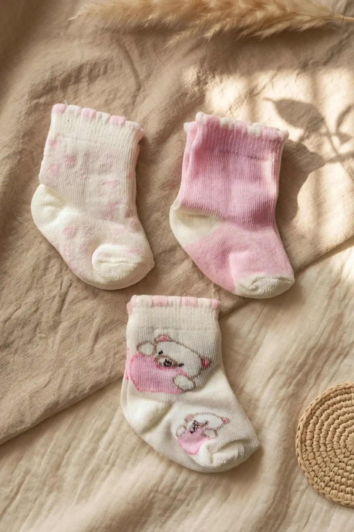 Pamuklu, Fırfırlı ve Ayıcık Nakışlı 3lü Kız Bebek Çorap Seti 0-6 Ay- Pudra Pembe & Beyaz