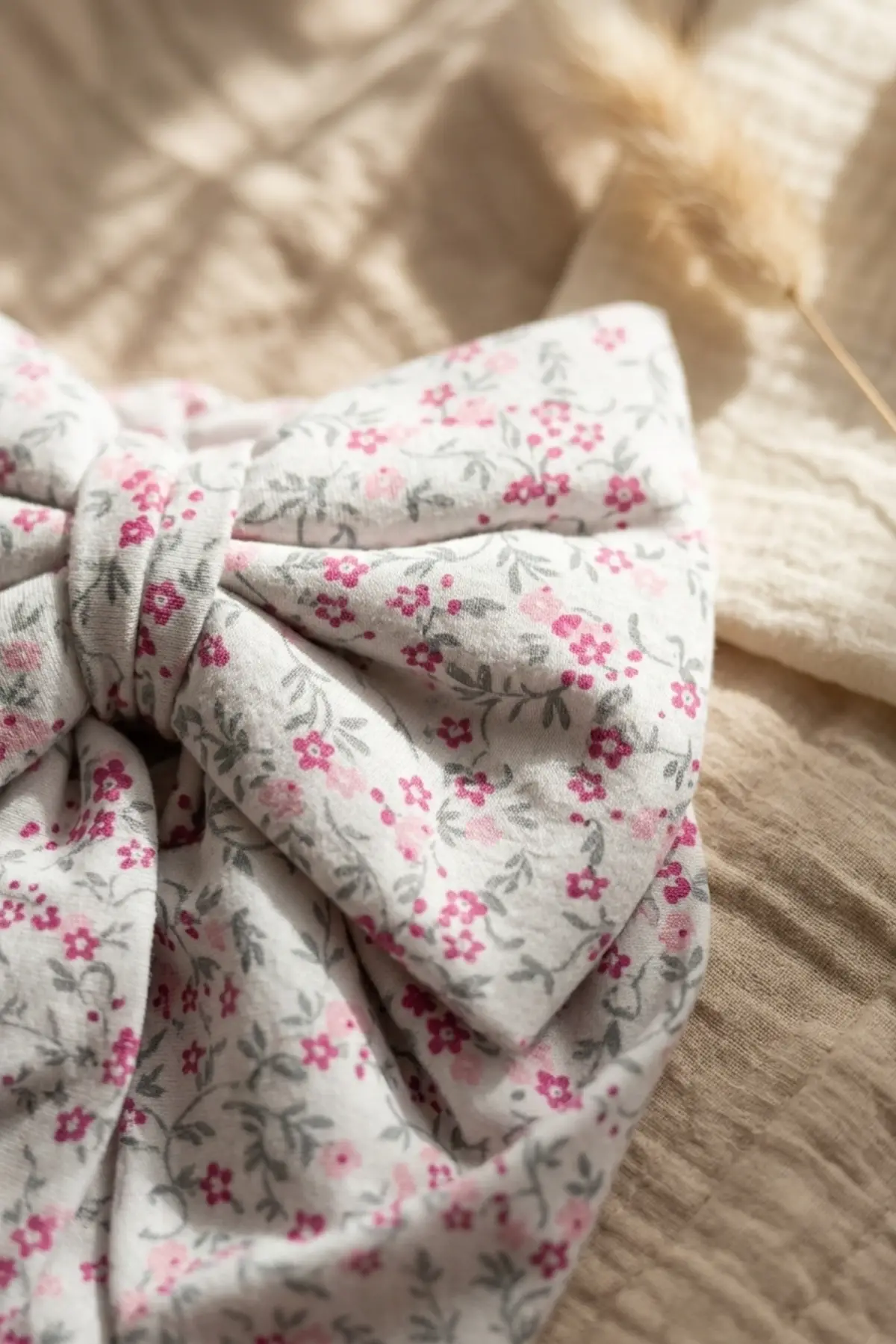 Mia Bloom 3lü Pamuklu Bebek Bone Seti - Esnek Fiyonklu Kelebek, Kalp ve Çiçek Desenli Bebek Bone Takımı