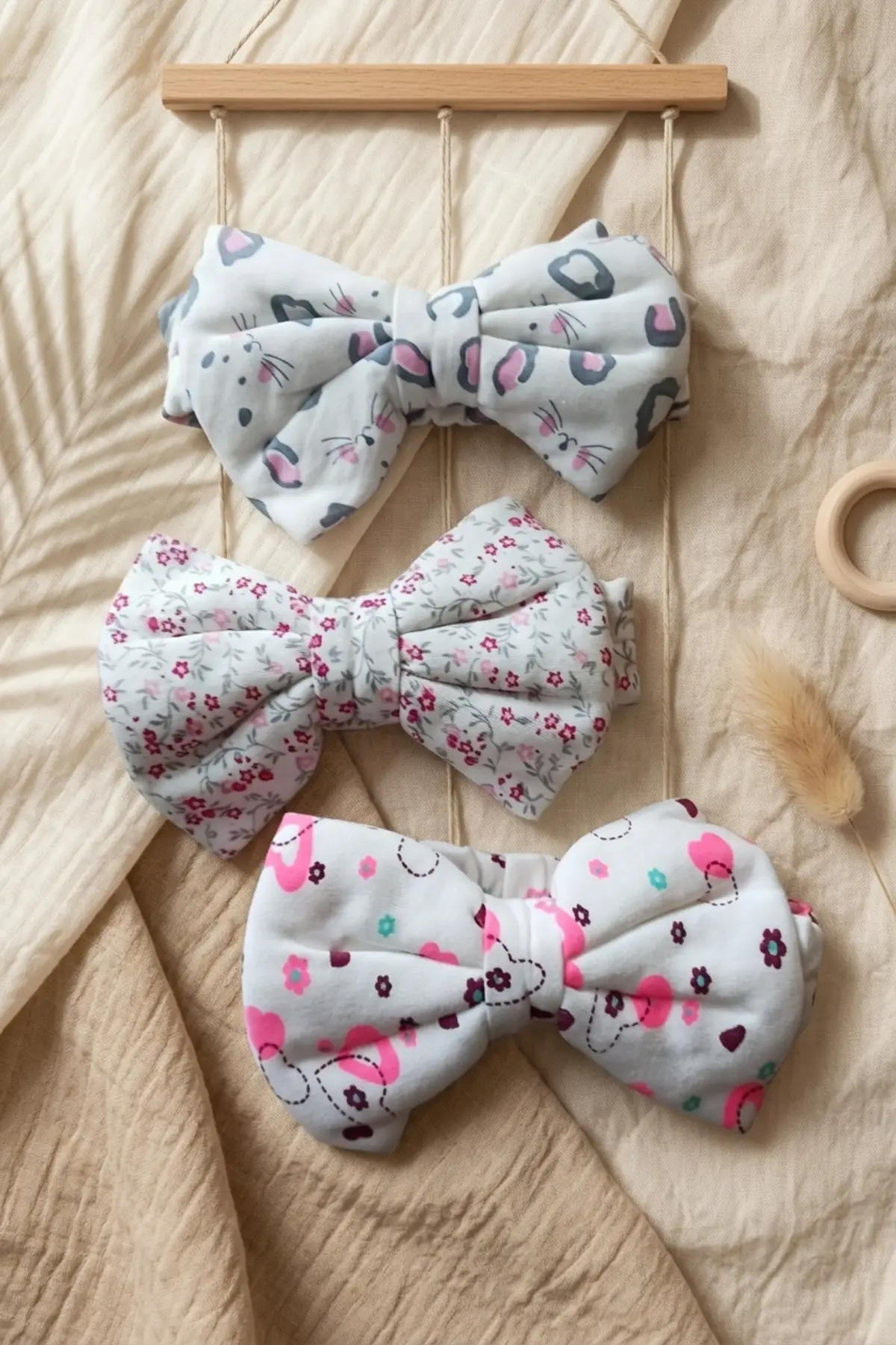 3lü Bebek ve Çocuk Pamuklu Fiyonk Bandana Seti - Yumuşak Dokulu Floral ve Kedi Desenli Saç Aksesuarı