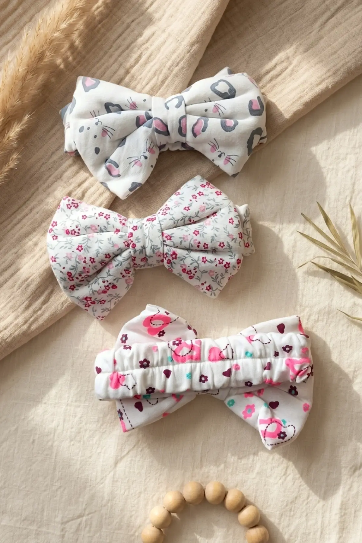 3lü Bebek ve Çocuk Pamuklu Fiyonk Bandana Seti - Yumuşak Dokulu Floral ve Kedi Desenli Saç Aksesuarı