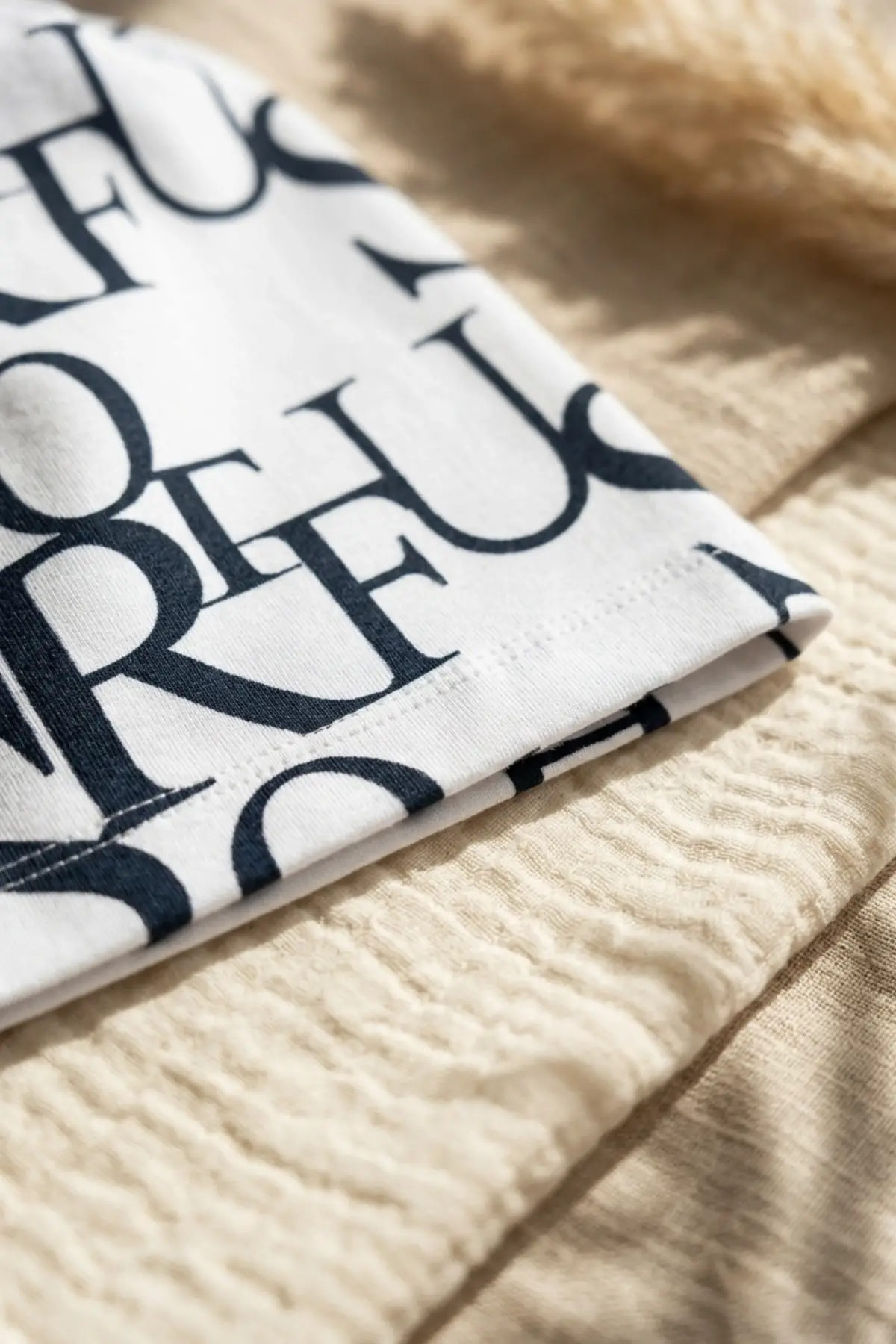 Unisex Siyah Beyaz Tipografik Desenli Pamuklu Slouchy Bere Şapka - Modern Sokak Stili Tasarım 2-4 Yaş