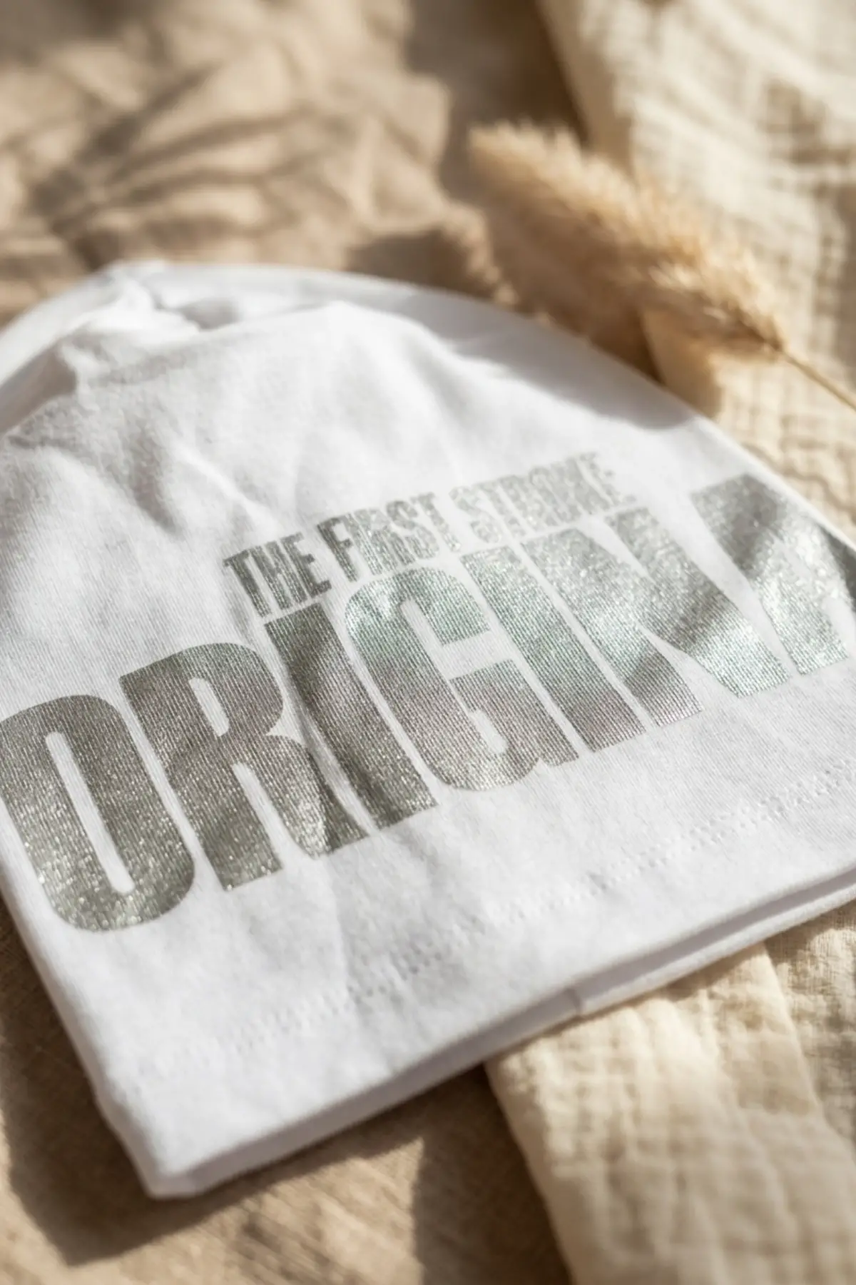 Nova Street Beyaz Pamuklu Bere - Gümüş Metalik Baskılı Hip-Hop Tarzı Unisex Modern Şapka 2-4 Yaş
