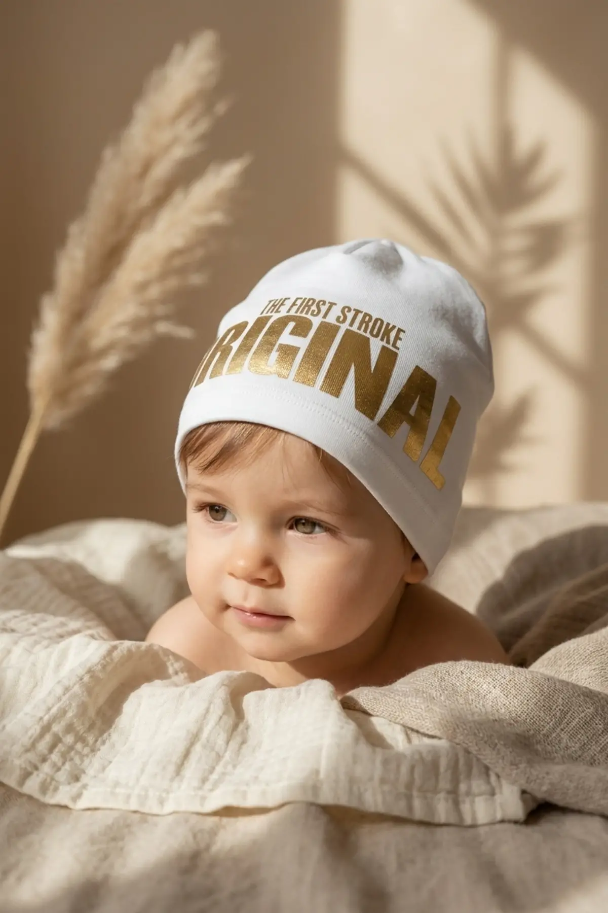 Nova Street Beyaz Pamuklu Bere - Gold Metalik Baskılı Hip-Hop Tarzı Unisex Modern Şapka 2-4 Yaş