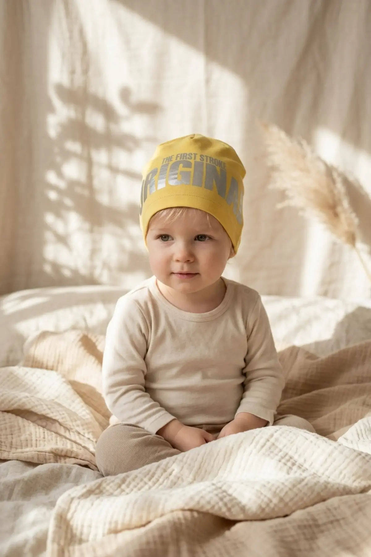 Nova Street Beyaz Pamuklu Bere - Sarı Gold Baskılı Hip-Hop Tarzı Unisex Modern Şapka 2-4 Yaş