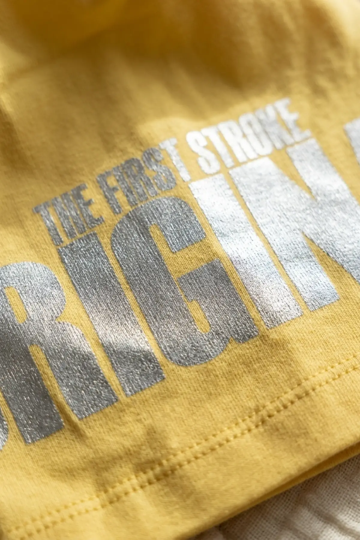 Nova Street Beyaz Pamuklu Bere - Sarı Gold Baskılı Hip-Hop Tarzı Unisex Modern Şapka 2-4 Yaş