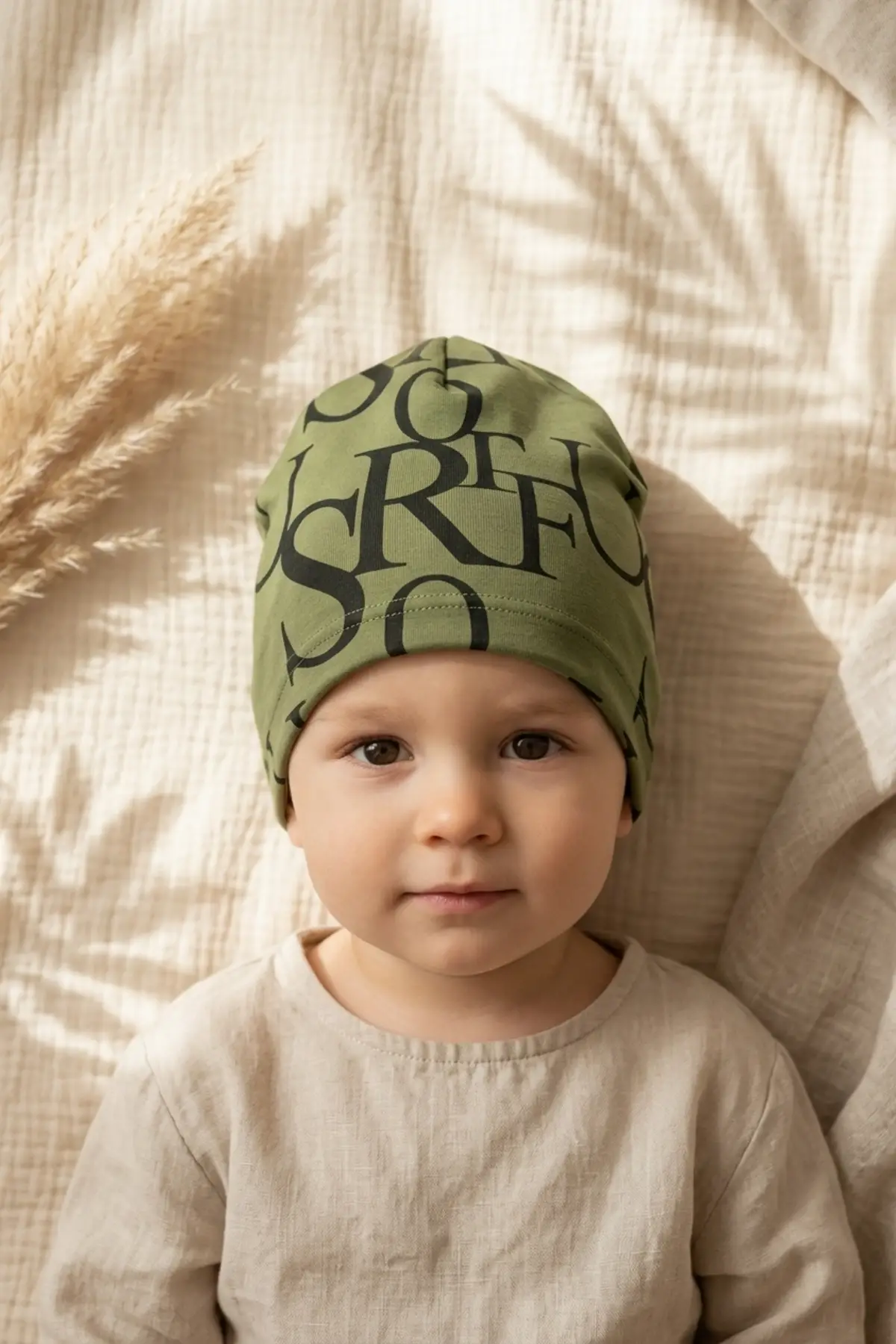 Unisex Siyah Yeşil Tipografik Desenli Pamuklu Slouchy Bere Şapka - Modern Sokak Stili Tasarım 2-4 Yaş